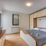 Konukevi Punta B 3*